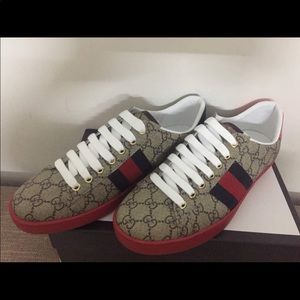 Gucci Ace GG supreme sneakers size38. 100% auth.